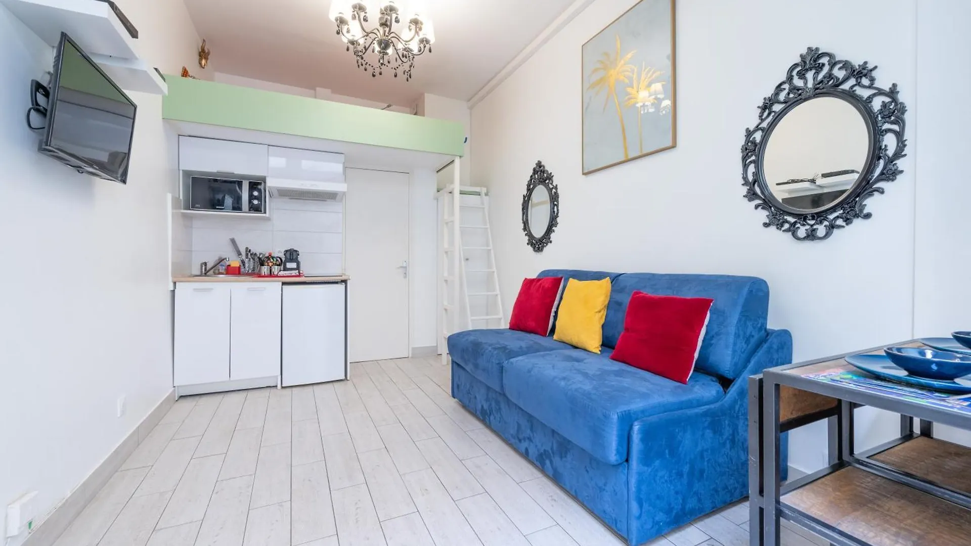 Little Boudoir Of Champs-elysees Apartment Paris